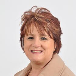 Linda Ras, estate agent