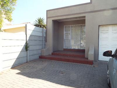 Apartment / Flat For Rent in Brackenfell, Brackenfell