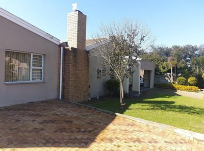House For Sale in Brackenfell, Brackenfell