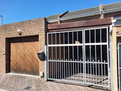 Townhouse For Sale in Labiance, Bellville