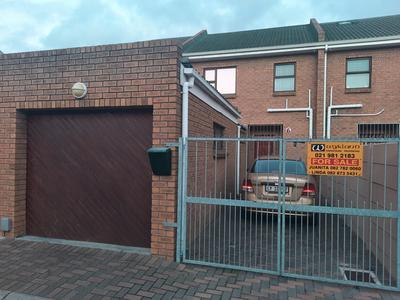 Townhouse For Sale in Labiance, Bellville
