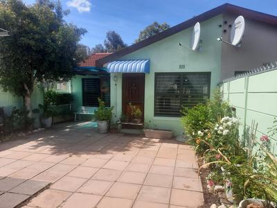 Townhouse For Sale in Plattekloof Glen, Goodwood