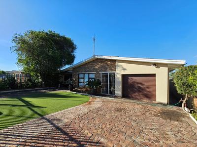 House For Sale in Windsor Park, Cape Town
