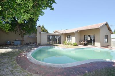 House For Sale in Hoheizen, Bellville